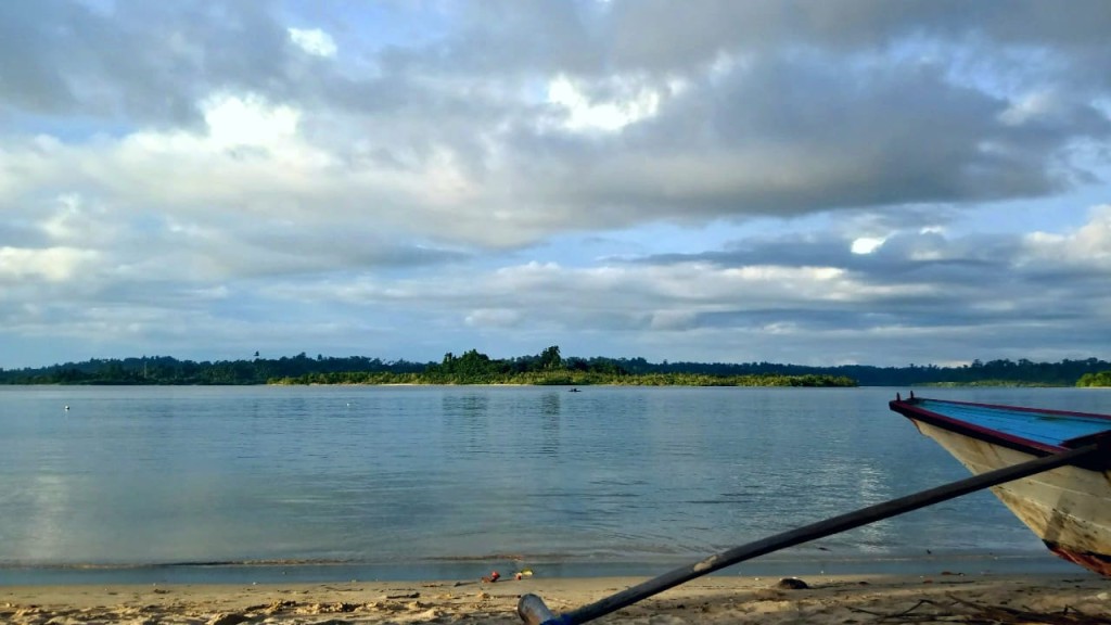 Pantai merupakan salah satu potensi unggulan di Desa Lalla Bahagia